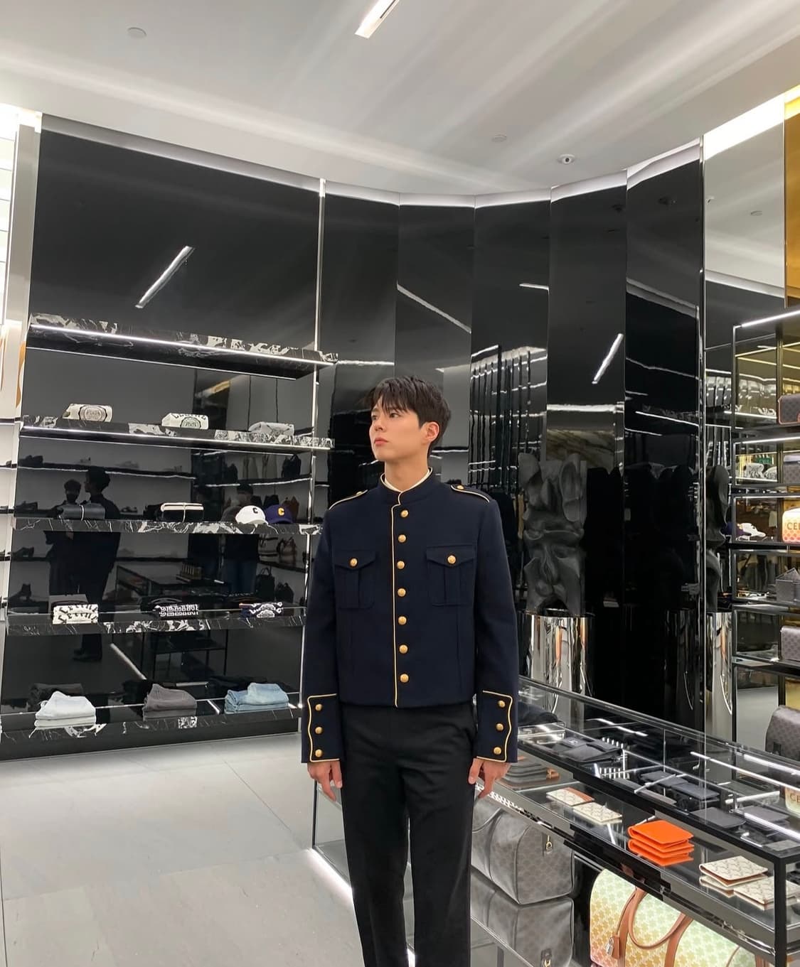 [박보검님 착용] 셀린느 25ss 네이비 스펜서 자켓 상품이미지3