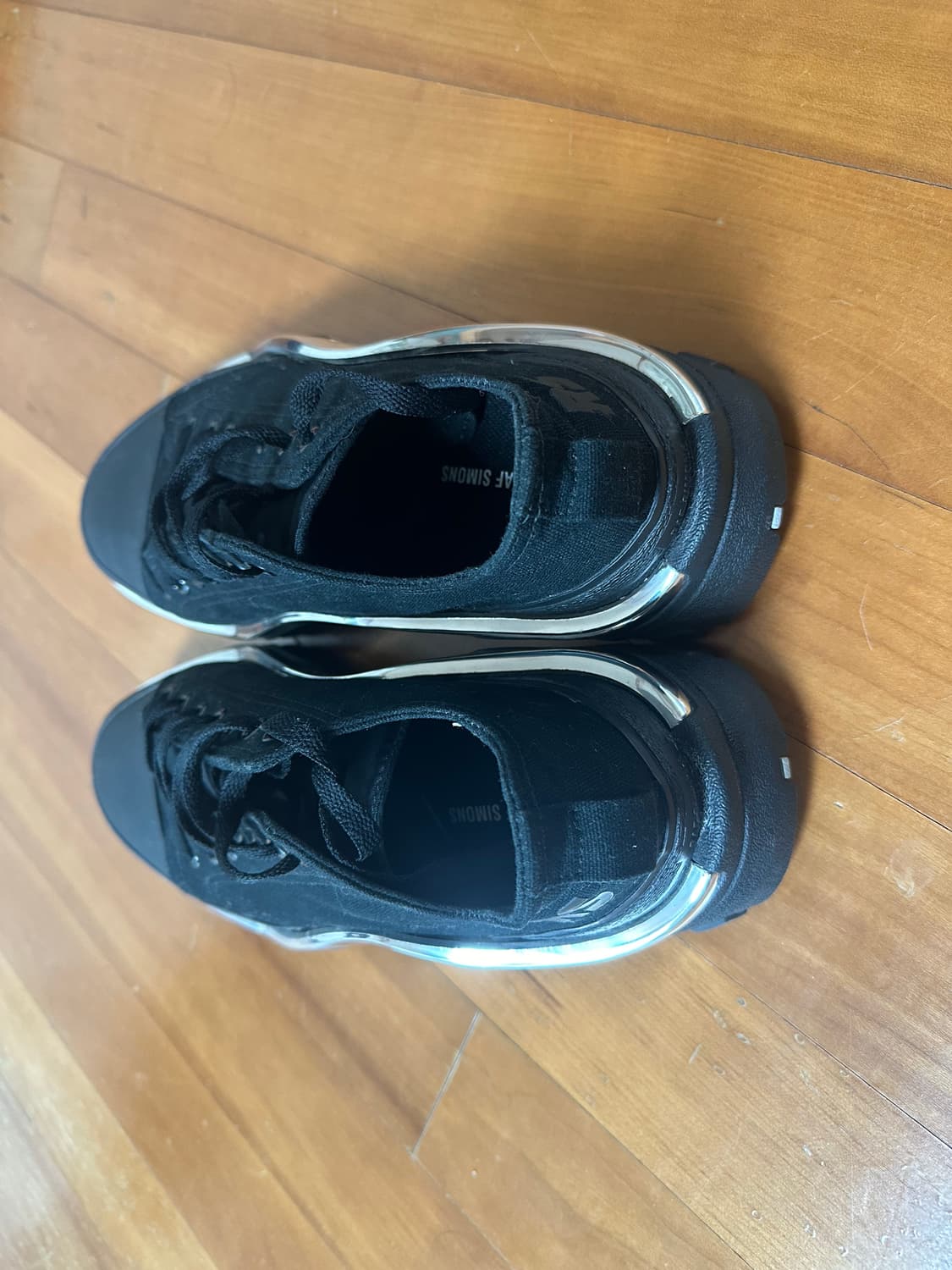 아디다스 라프시몬스 뉴러너 270 블랙 크롬 상품이미지4