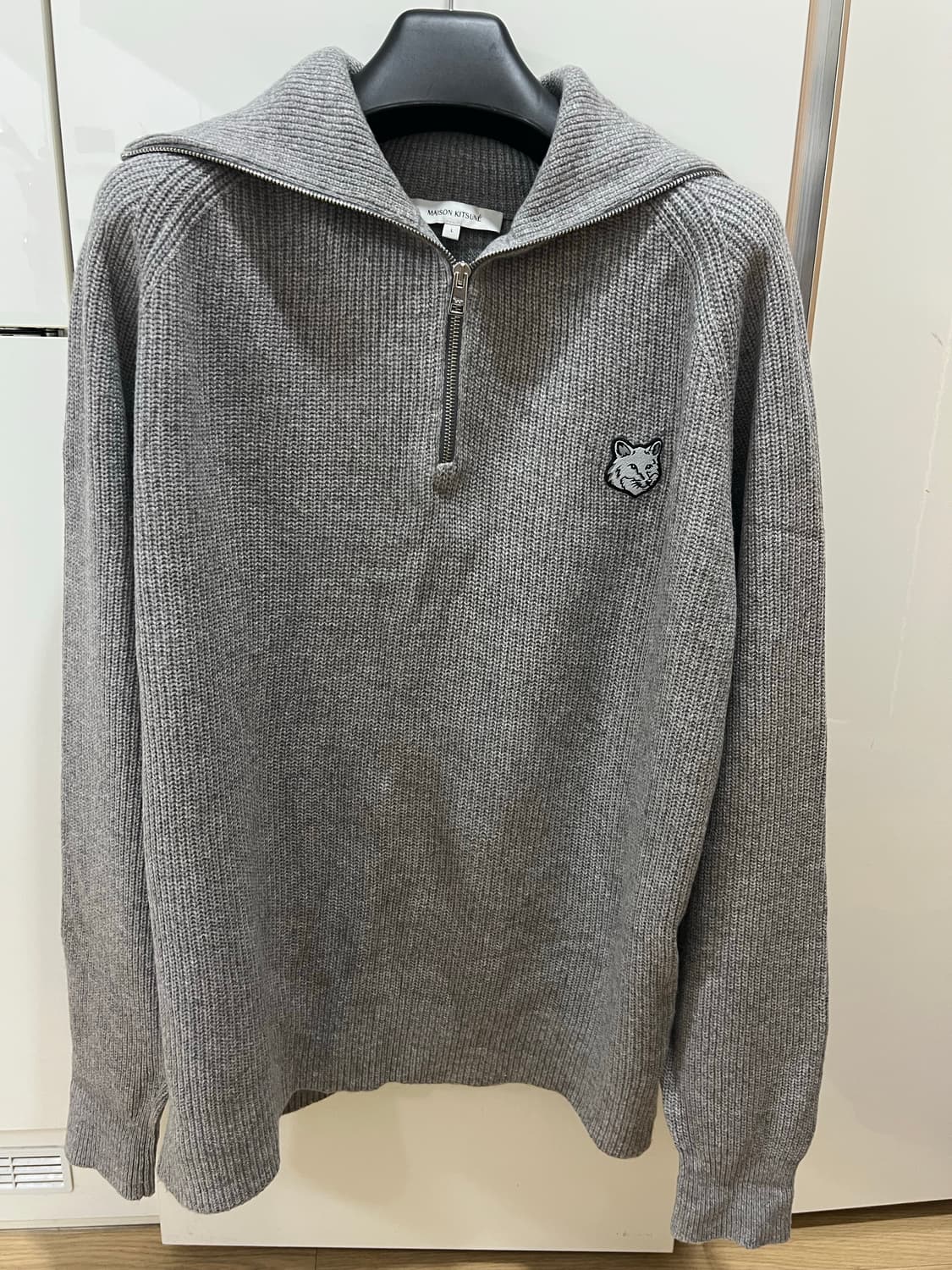 24fw 메종키츠네 캐시미어 반집업니트 L (새상품급) 상품이미지1