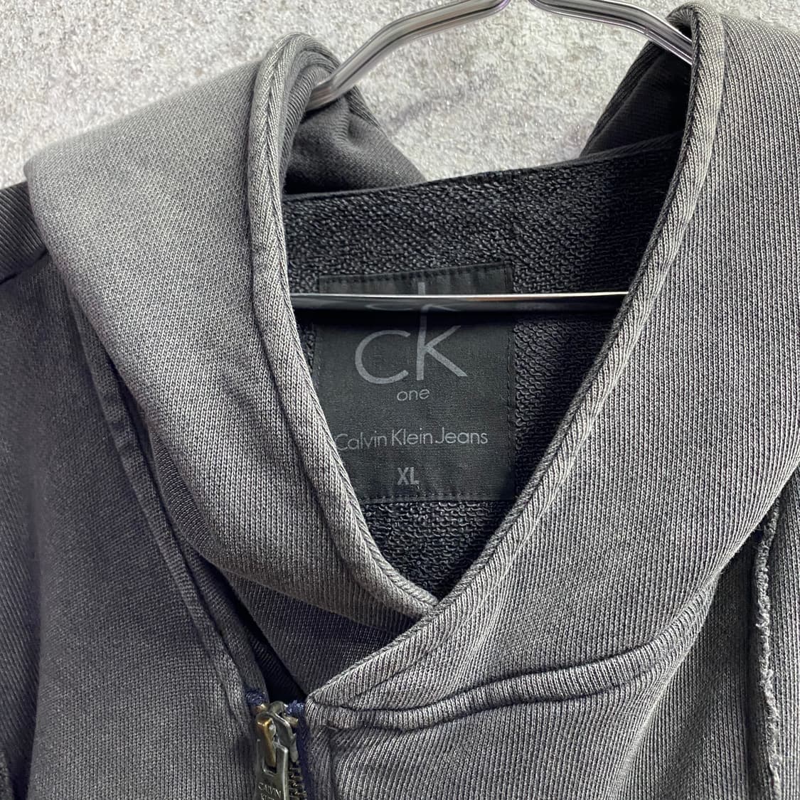 캘빈클라인 암로고 디트로이드 사선 워시드 후드집업 B4563 상품이미지3