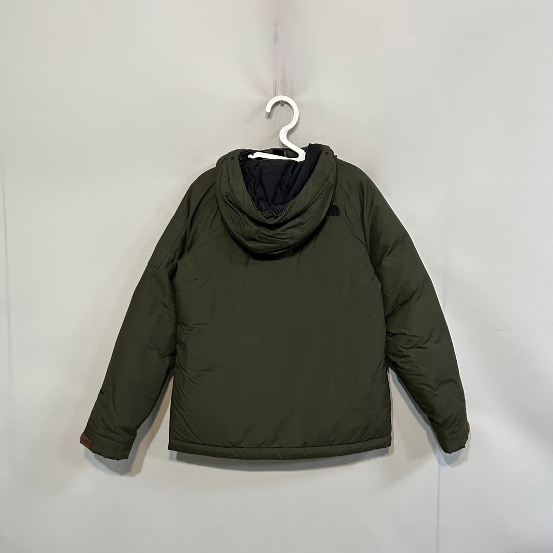 노스페이스 여성 하이벤트 거위털 패딩 85 카키색 상품이미지3