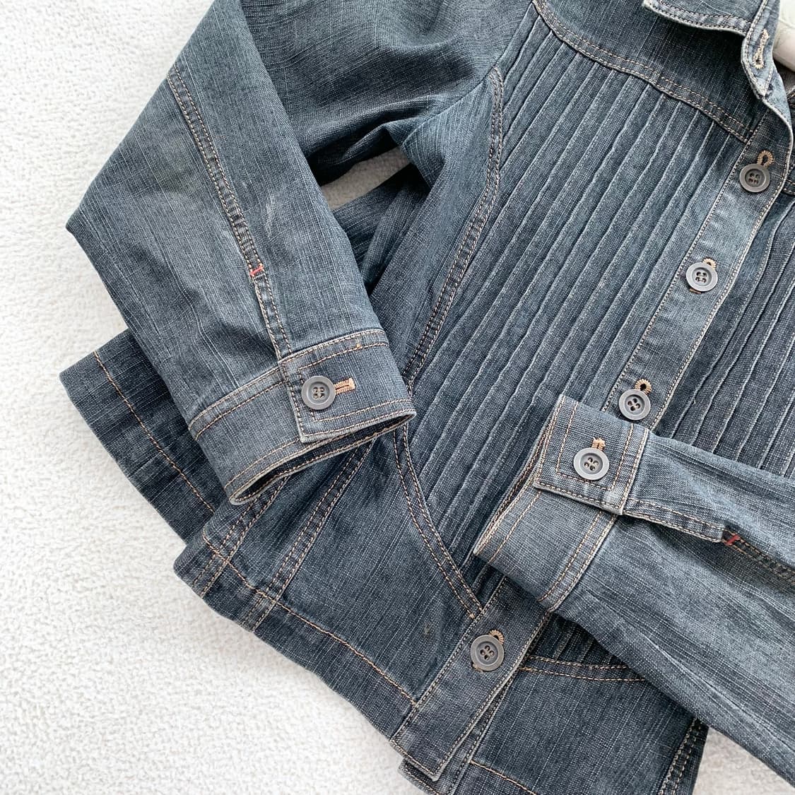 빈티지워싱 핀턱 데님자켓 상품이미지3