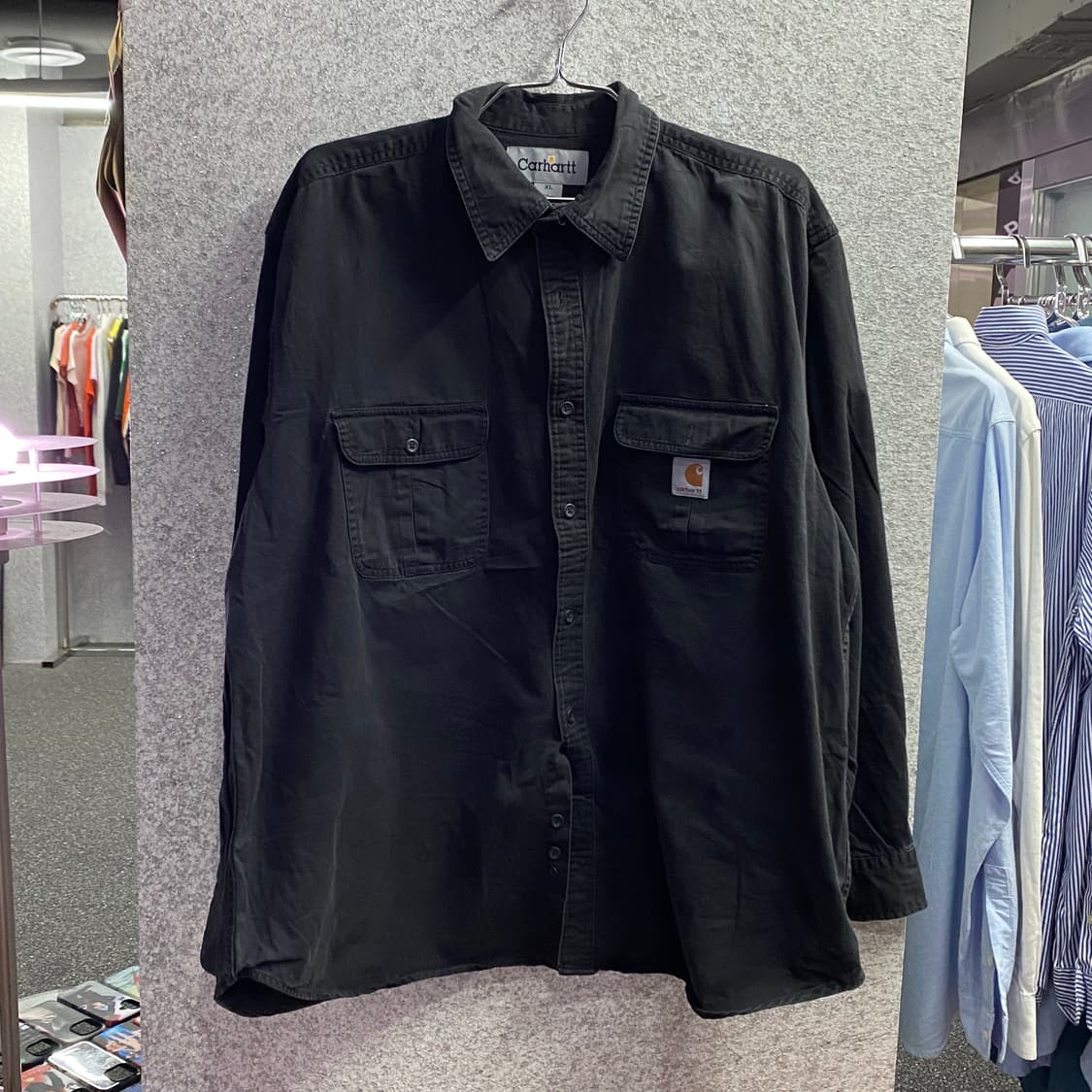 칼하트 패치로고 투포켓 블랙 셔츠 B3167 상품이미지2
