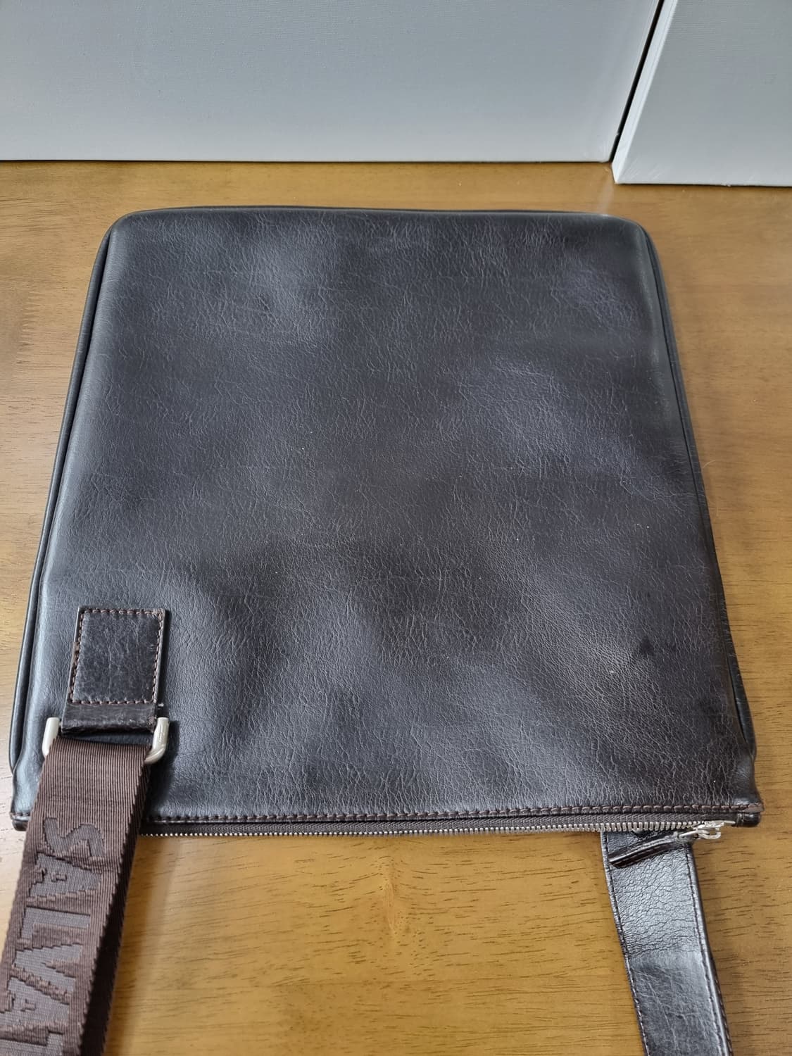 새상품) 살바토레 페라가모 가죽 크로스백 상품이미지2