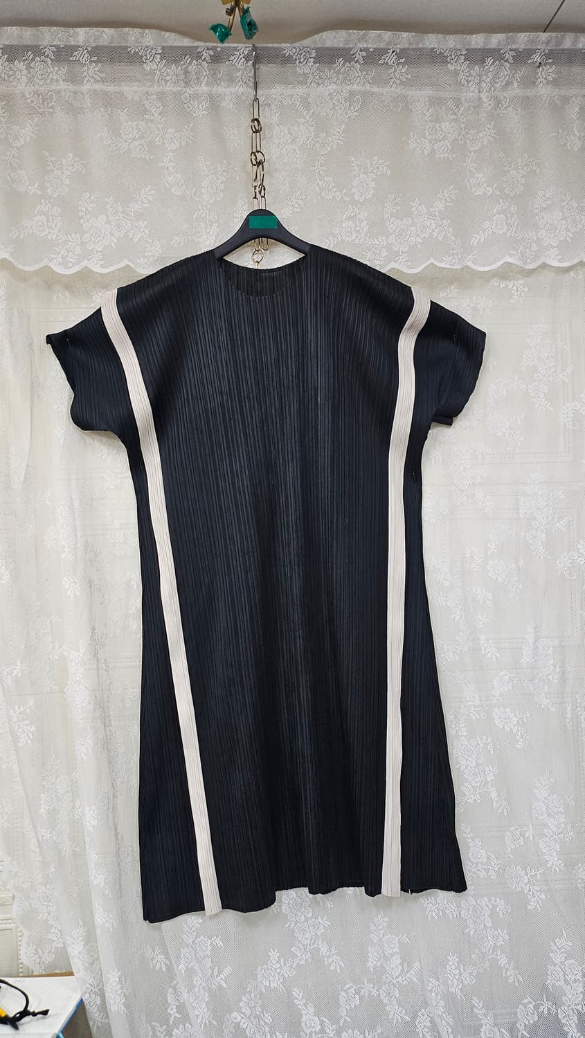 블랙 주름 화이트 라인 롱원피스  상품이미지5