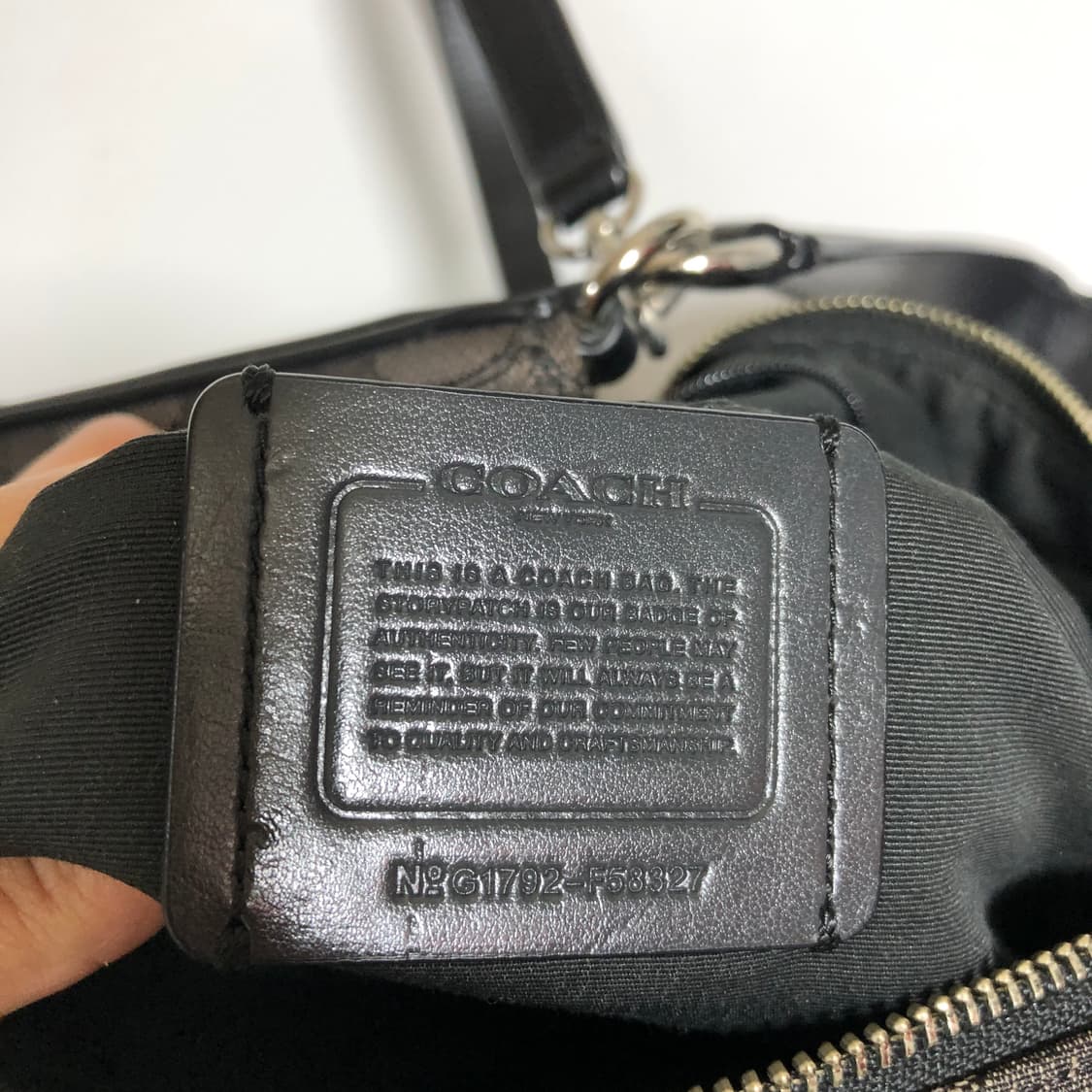 코치 시그니처 숄더백 상품이미지7