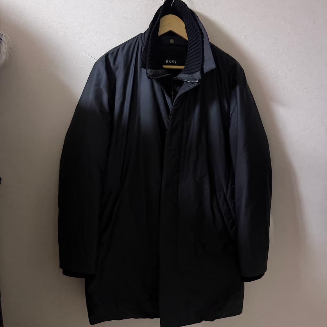 DKNY 남성 거위털 다운패딩 코트 M (남성 100정도) 상품이미지1