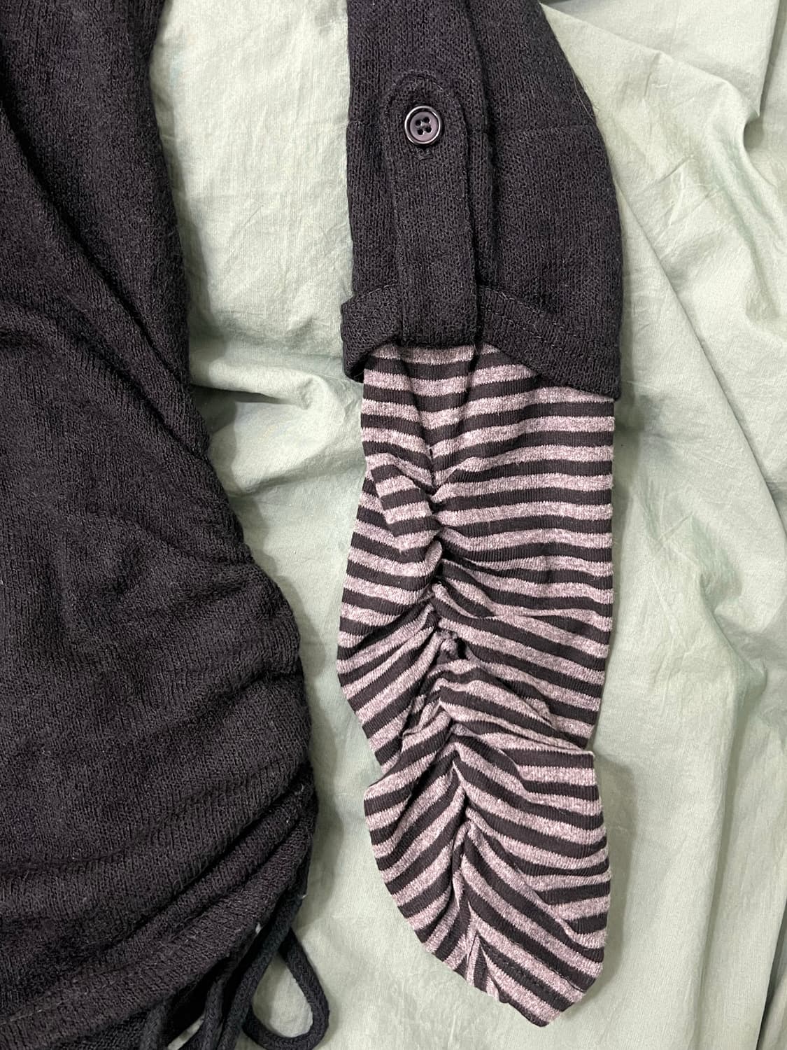 스트라이프 레이어드 셔링 롱 슬리브 모리걸 상품이미지4