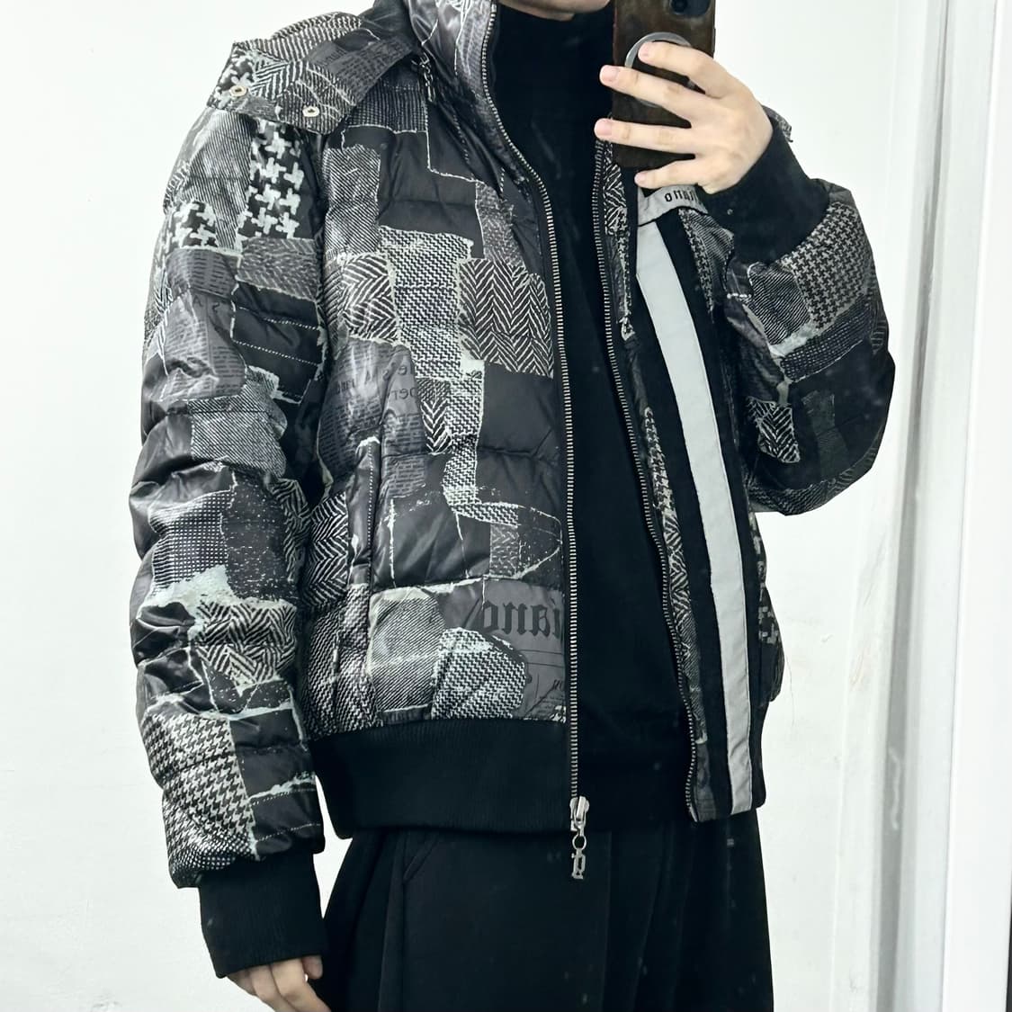 존 갈리아노 뉴스페이퍼 패딩 상품이미지3