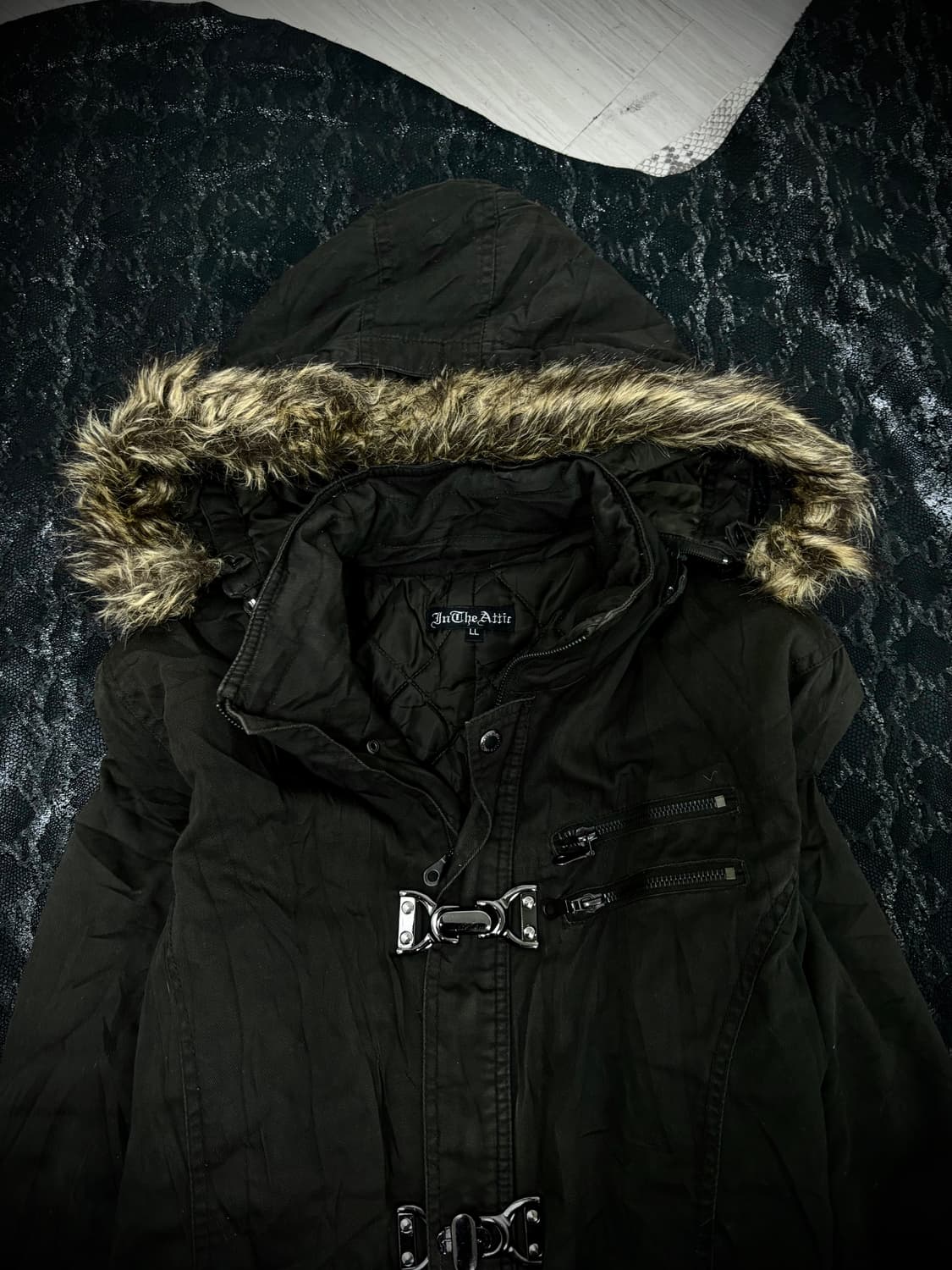 00’s Mood Grunge Buckle Detail Fur Hoodi 상품이미지9