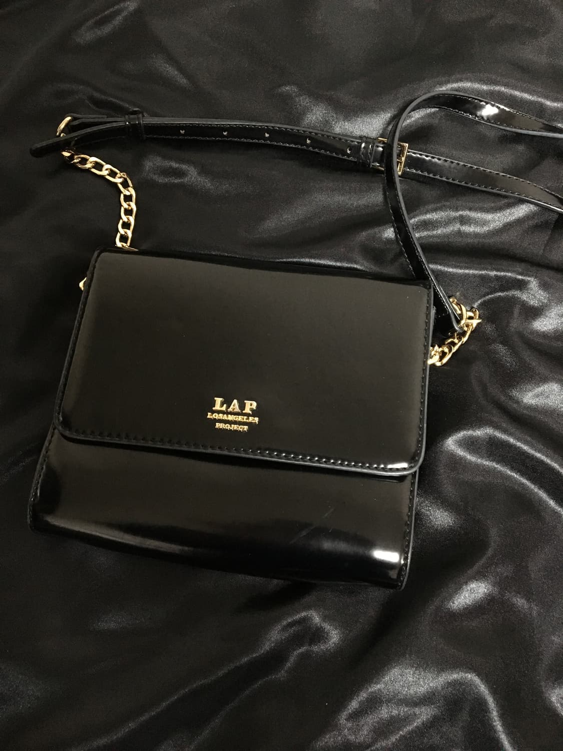 렙 에나멜 크로스 백 상품이미지1