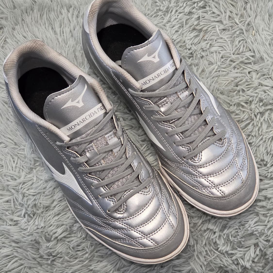 1a-2: 미즈노 모나르시다 네오 TF 실버 풋살 축구화(235) 상품이미지5