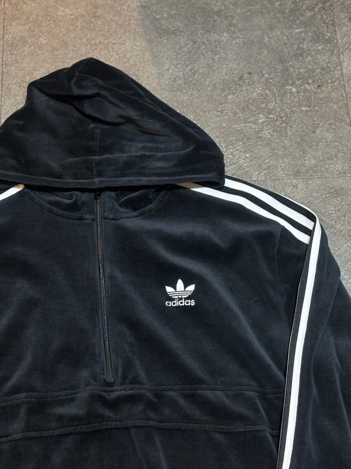 아디다스 벨벳 코지 하프집업 후드티 L사이즈 상품이미지4