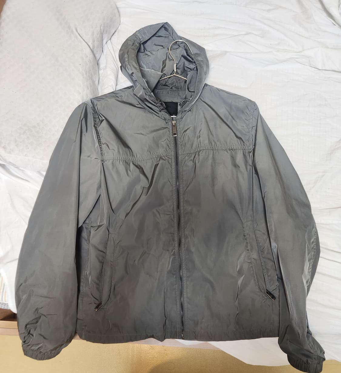 프라다 바람막이 상품이미지3