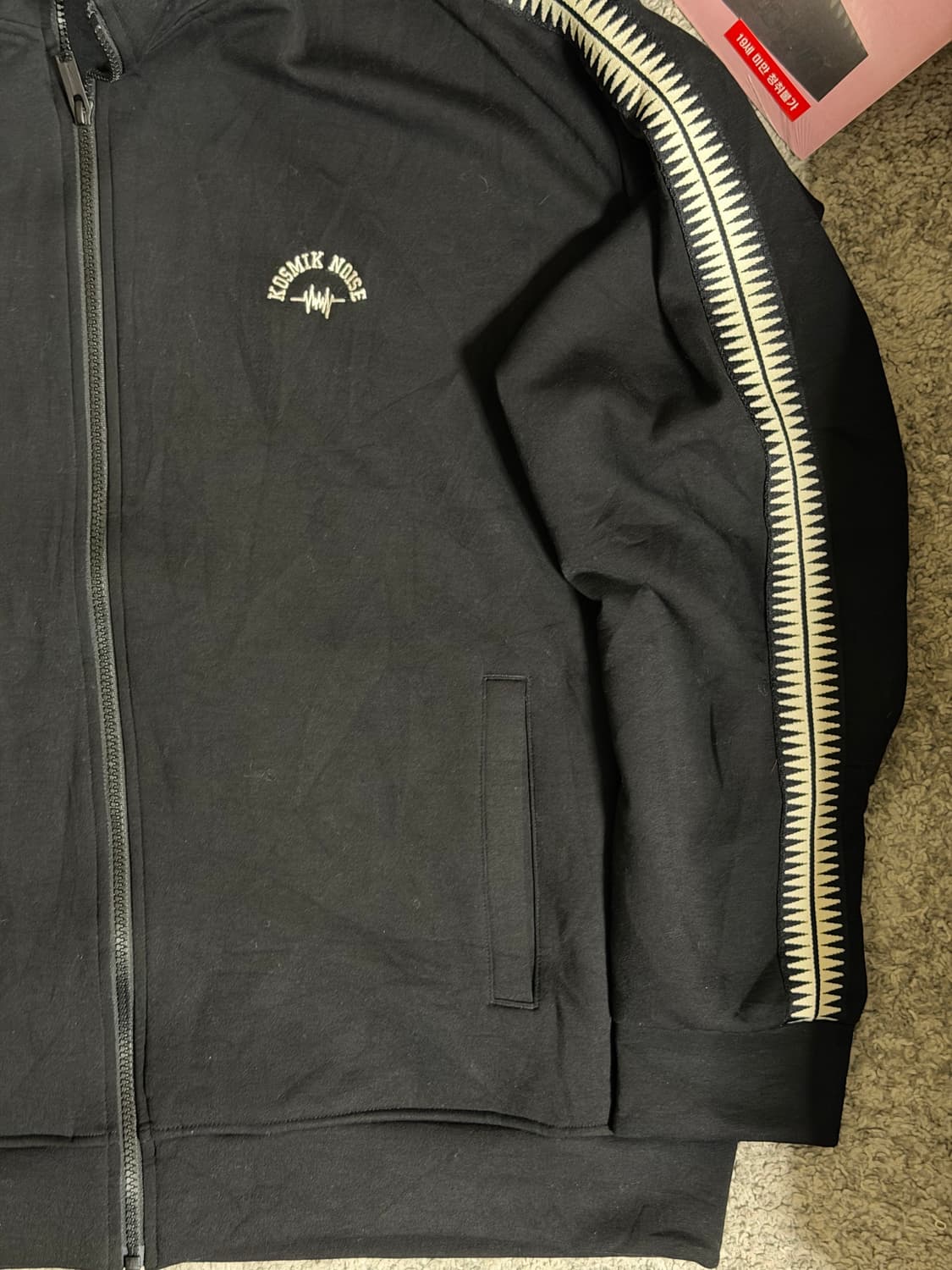 언더커버 x GU 트랙자켓 상품이미지4