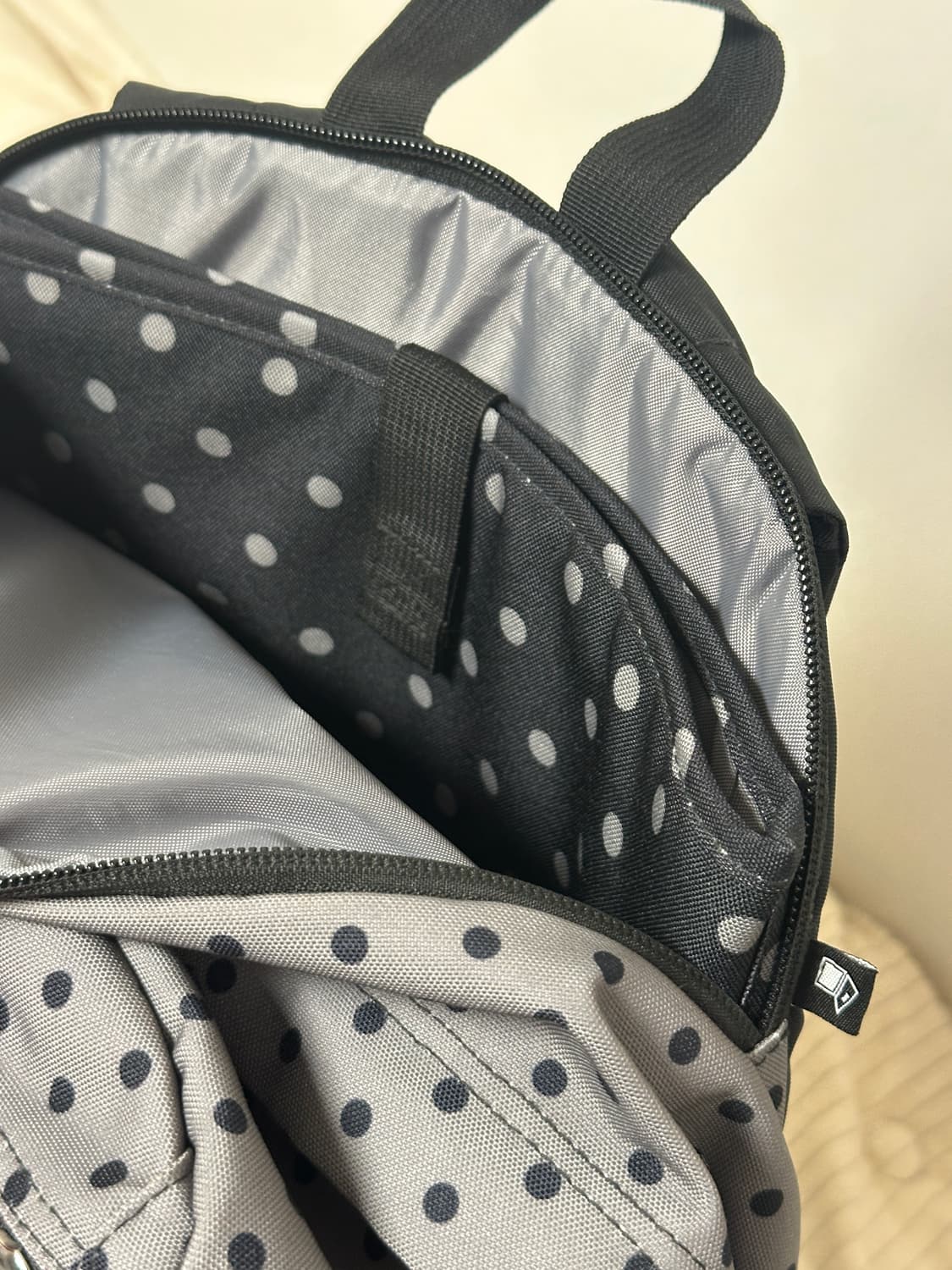잔스포츠 도트 땡땡이 백팩&파우치 상품이미지4