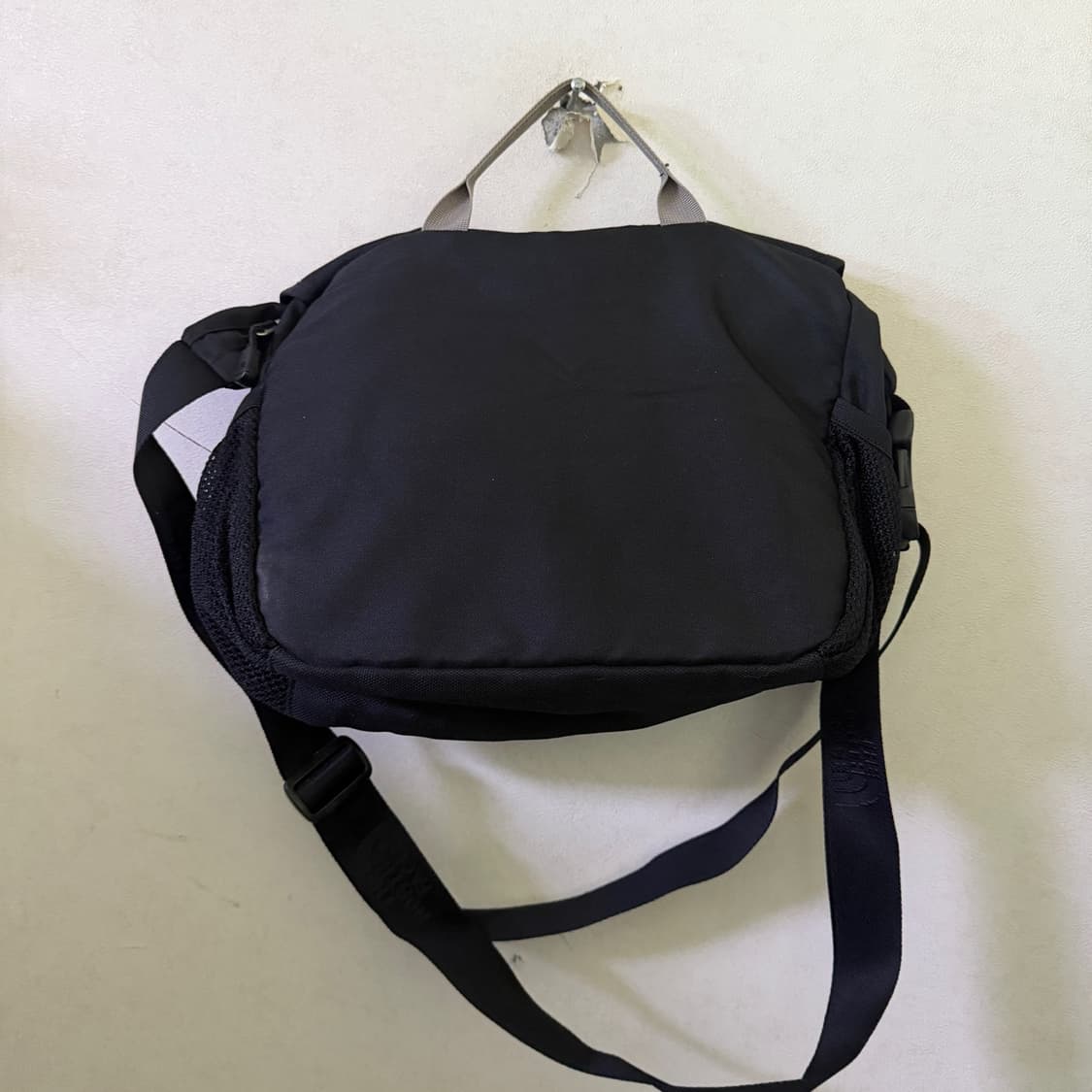 노스페이스 3m 리플렉티브 스카치 크로스백 블랙 상품이미지3