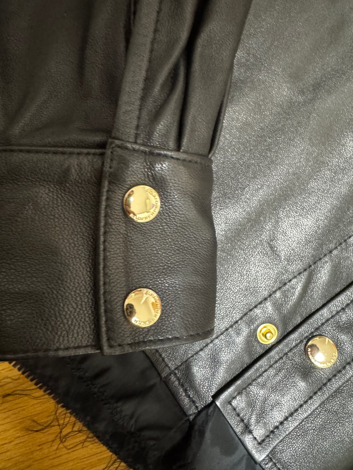 넘버프로젝트 333. 커팅 디테일 램 레더 셔츠 상품이미지8