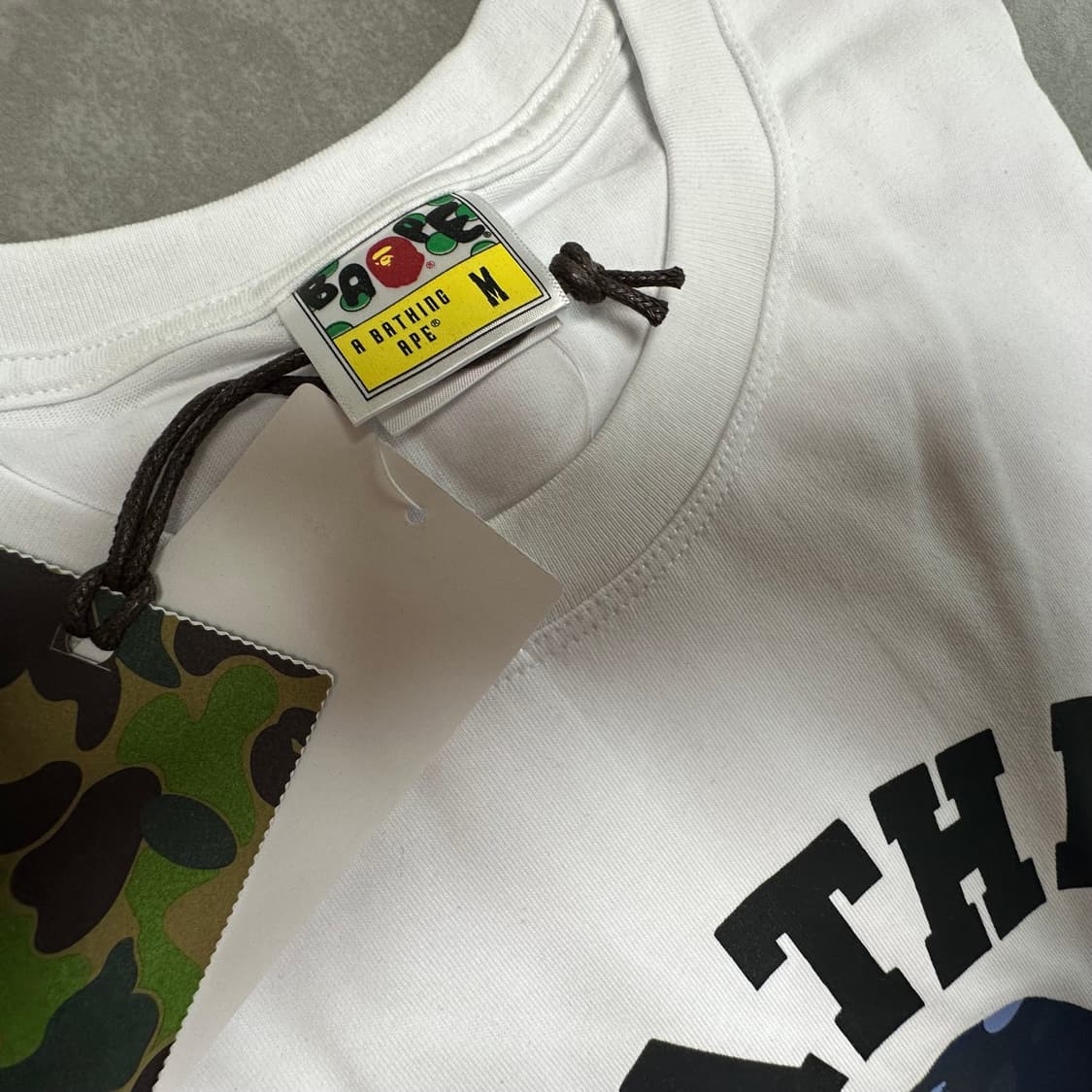 베이프 컬러 카모 컬리지 티셔츠 화이트 네이비 상품이미지4