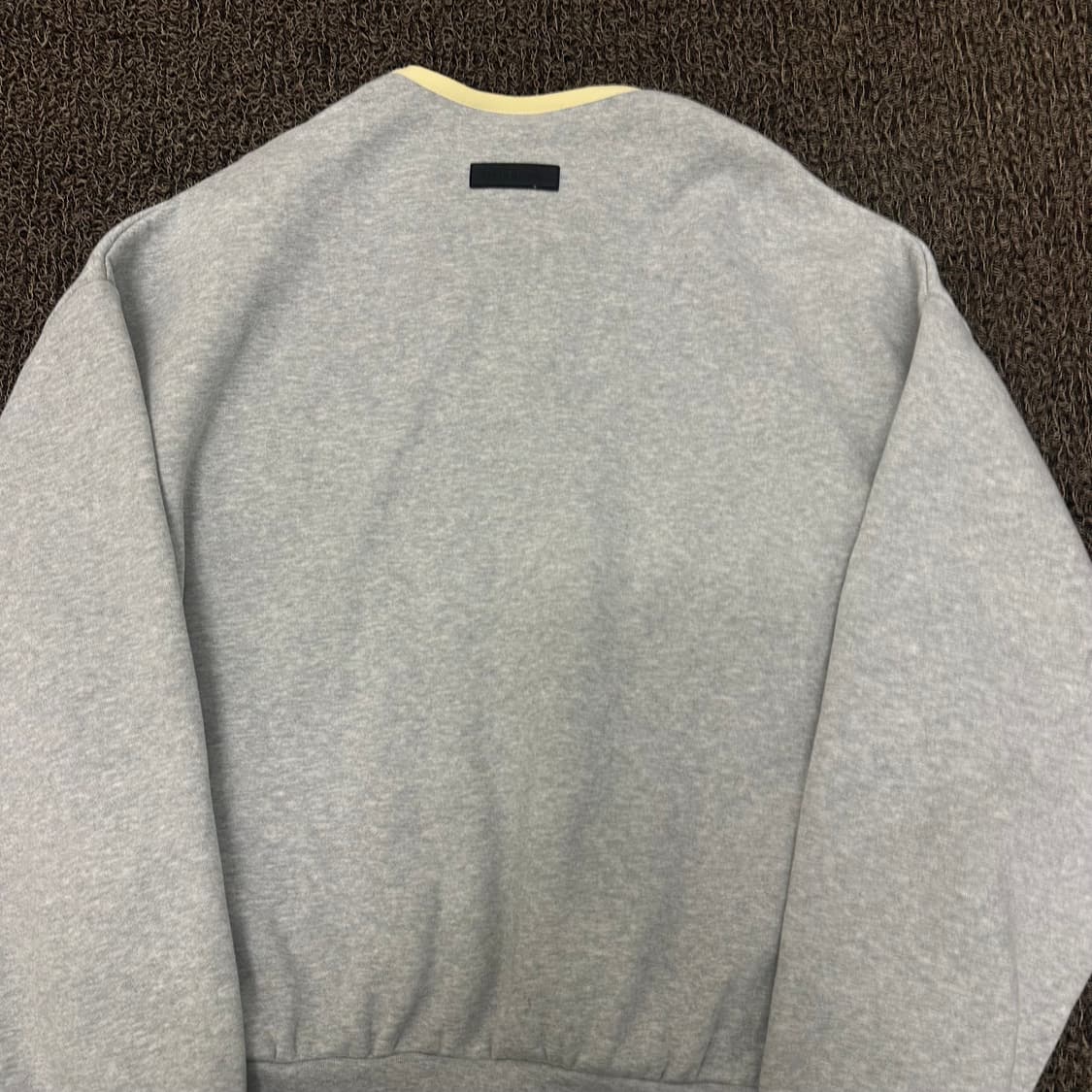 에센셜 피어오브갓 기모 맨투맨 그레이 XS 상품이미지6