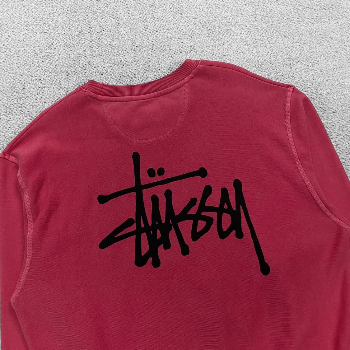 스투시 Stussy 베이직 로고 피그먼트 맨투맨 뉴트럴핑크 상품이미지3