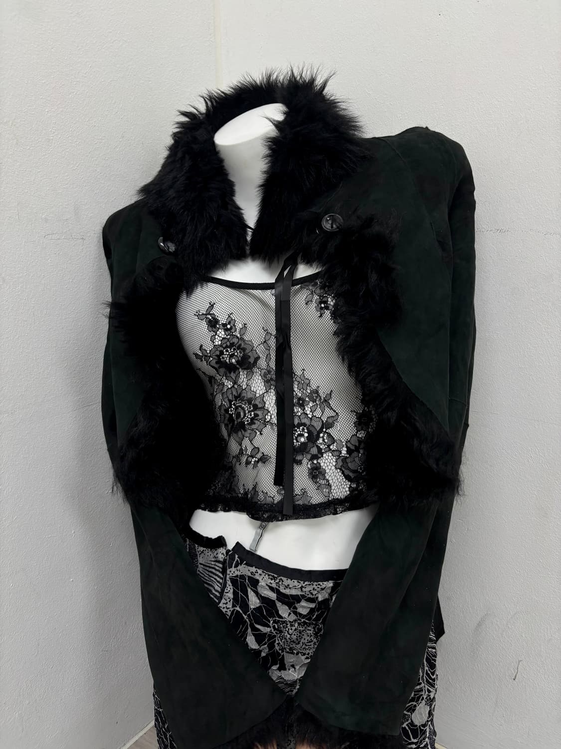 “Vintage” V-Kei Mood Fur Trimming Short  상품이미지2