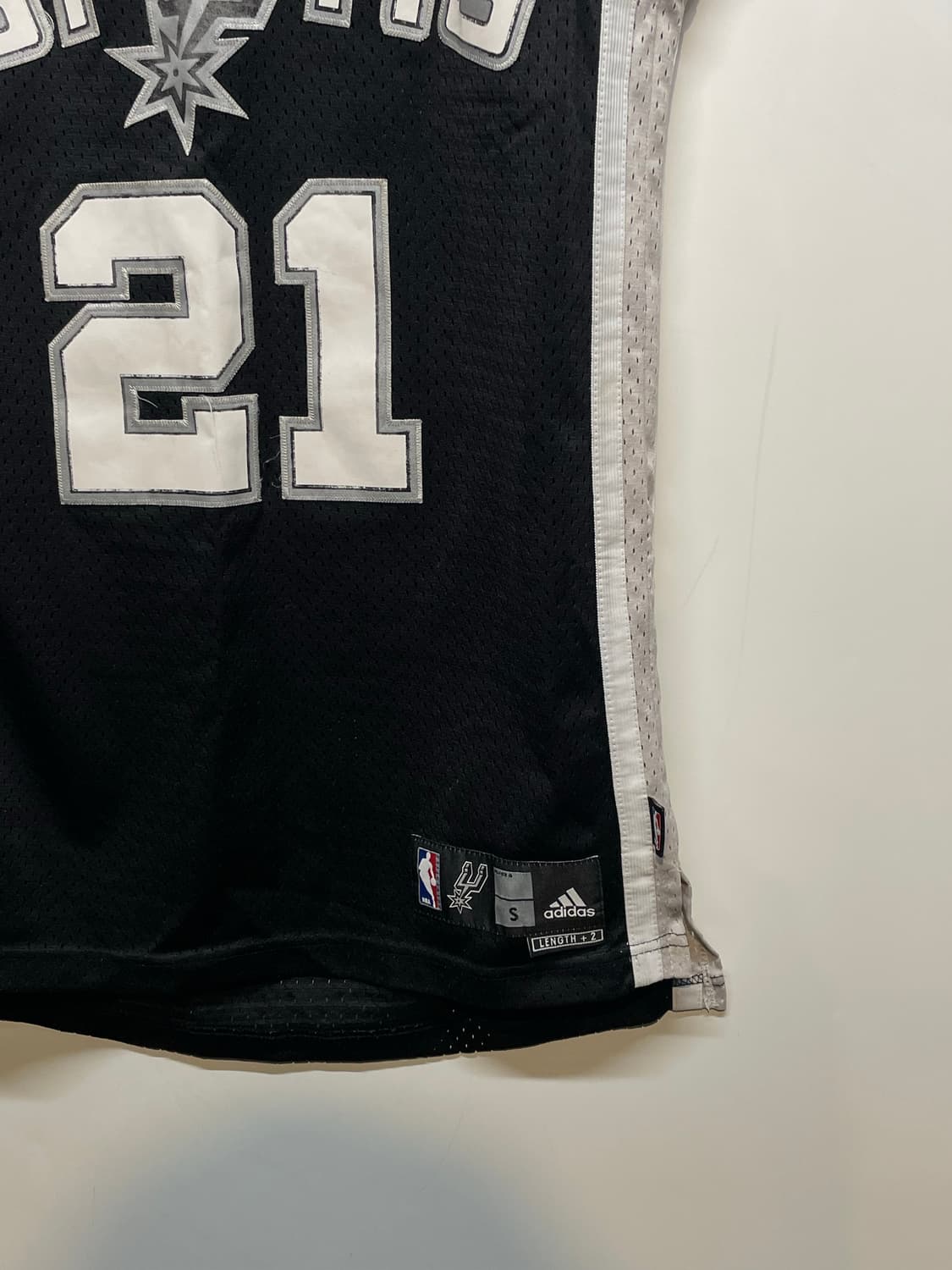 아디다스 스퍼스 21번 농구 유니폼 상품이미지4