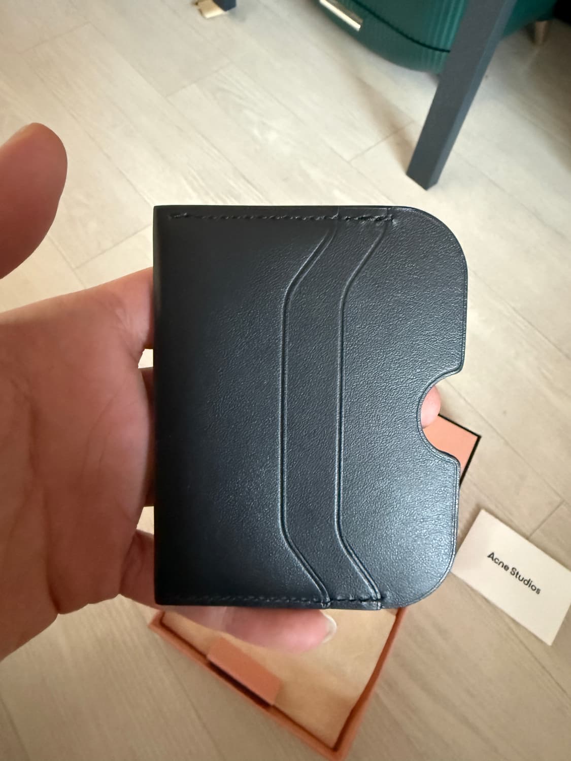 아크네 스튜디오 엘마스 라지 카드지갑 블랙(새상품) 상품이미지3