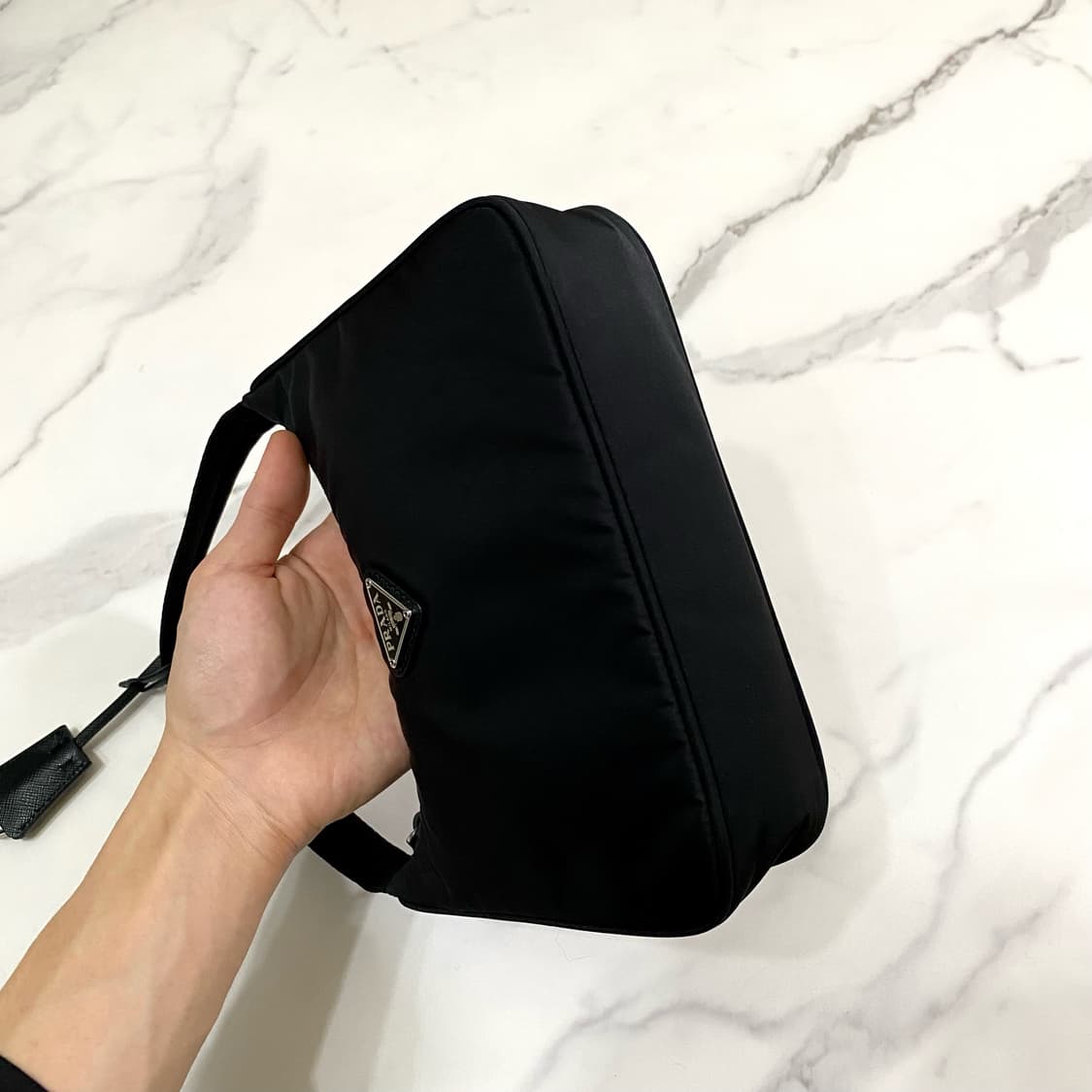 프라다 리에디션 2000 리나일론 숄더백 블랙 1NE515 상품이미지6