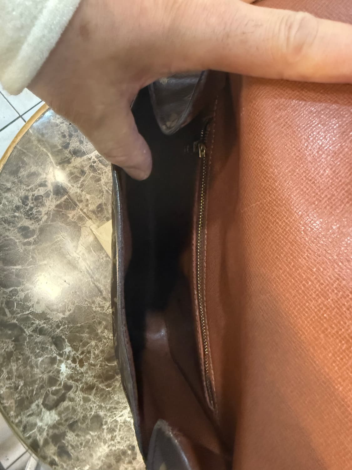 정품 루이비통 생클라우드 숄더백 팝니다 상품이미지7