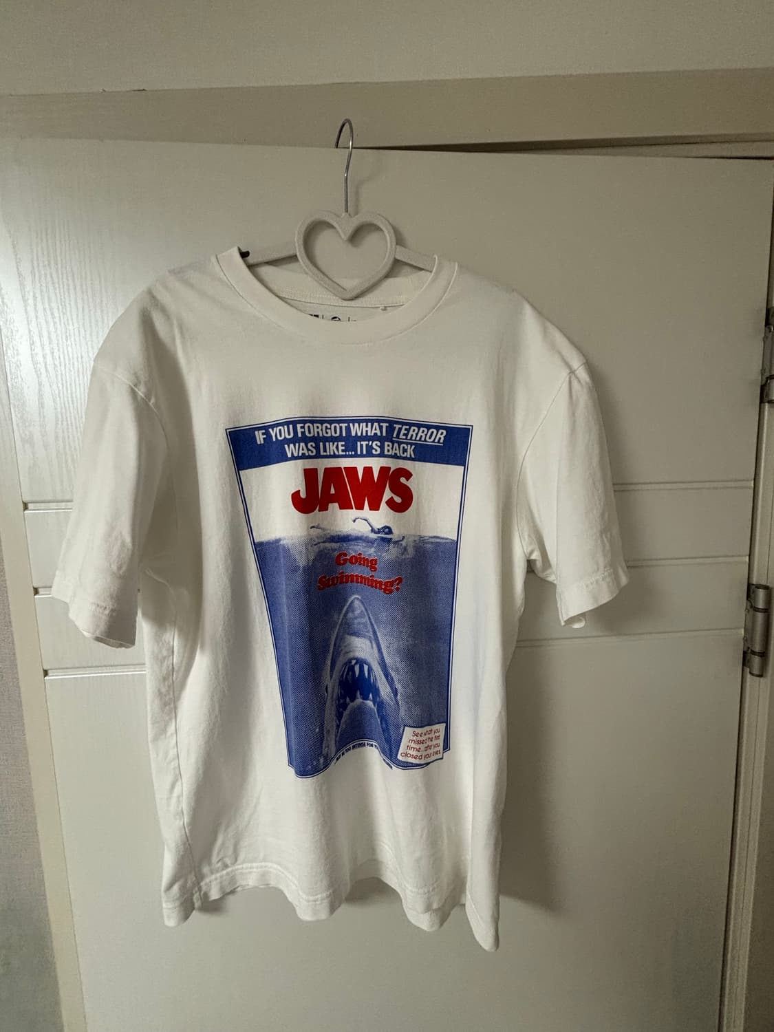 유니클로 UT JAWS 그래픽 티셔츠 m 상품이미지4