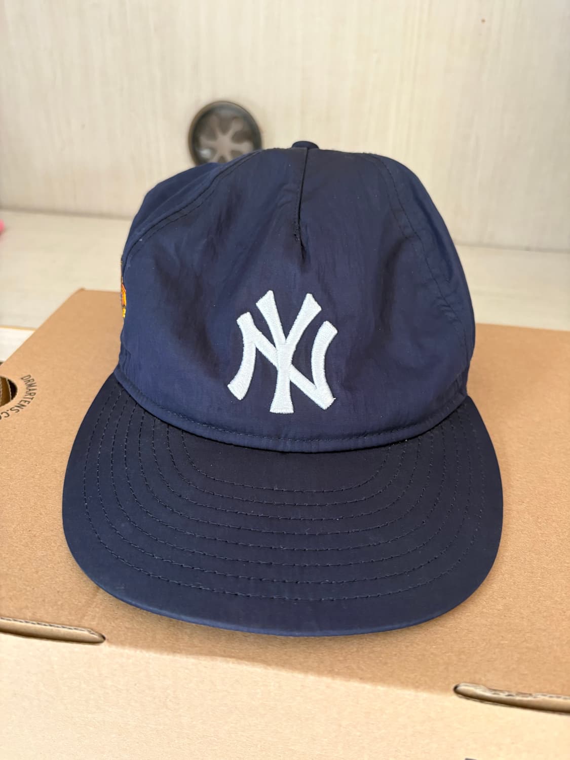 YANKEES x KITH 나일론 스냅백 상품이미지1