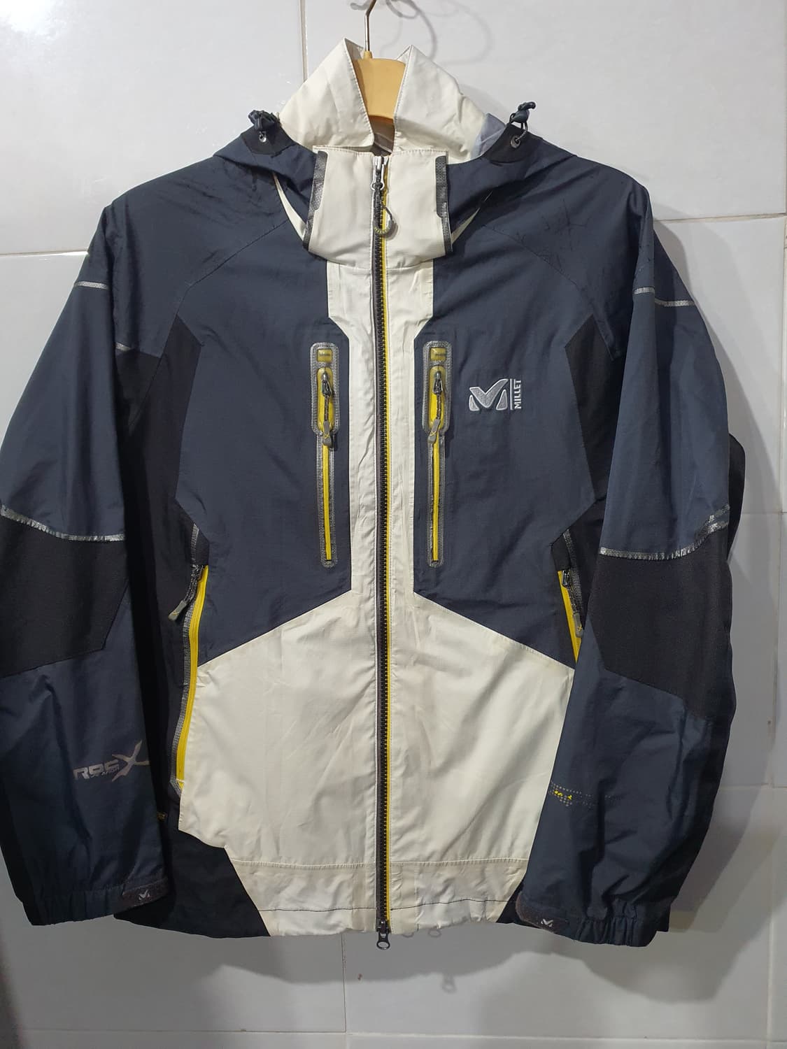 밀레 남성 방수 바람막이 상품이미지1