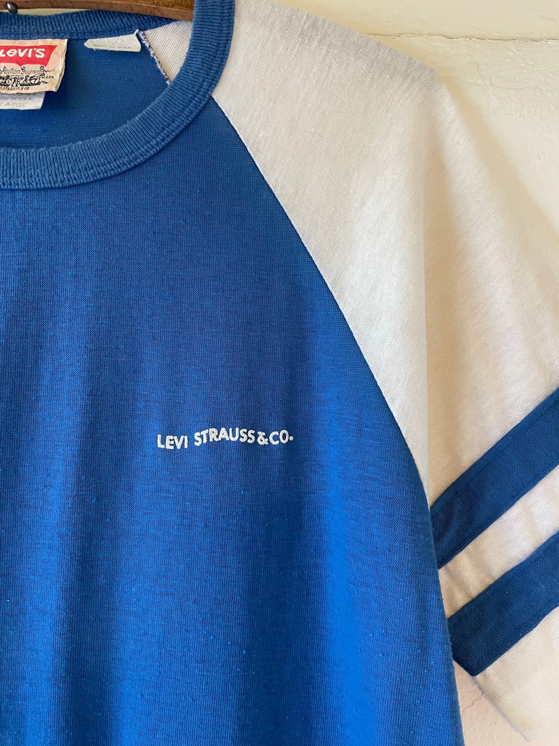 80s Vintage Levi’s Raglan Stripe T-Shirt 상품이미지2