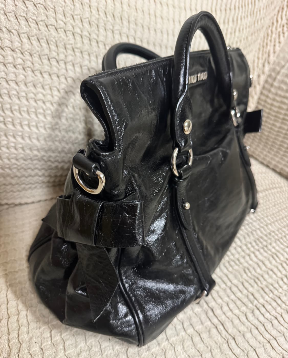 미우미우 비텔로 럭스 보우 사첼백 상품이미지4