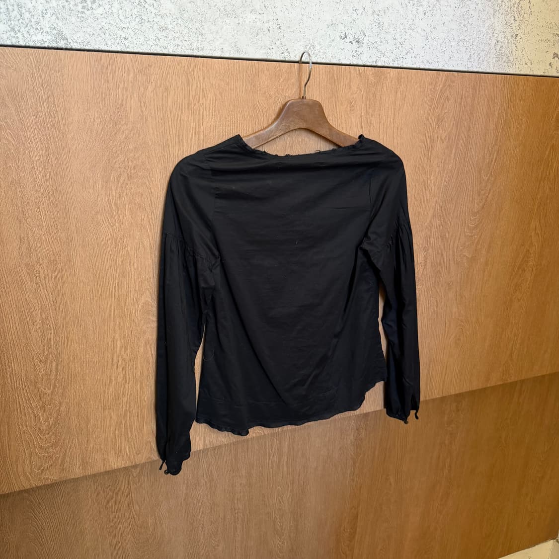 빈티지 롱슬리브 블라우스 하프 버튼업 디테일 블랙 k2 상품이미지2