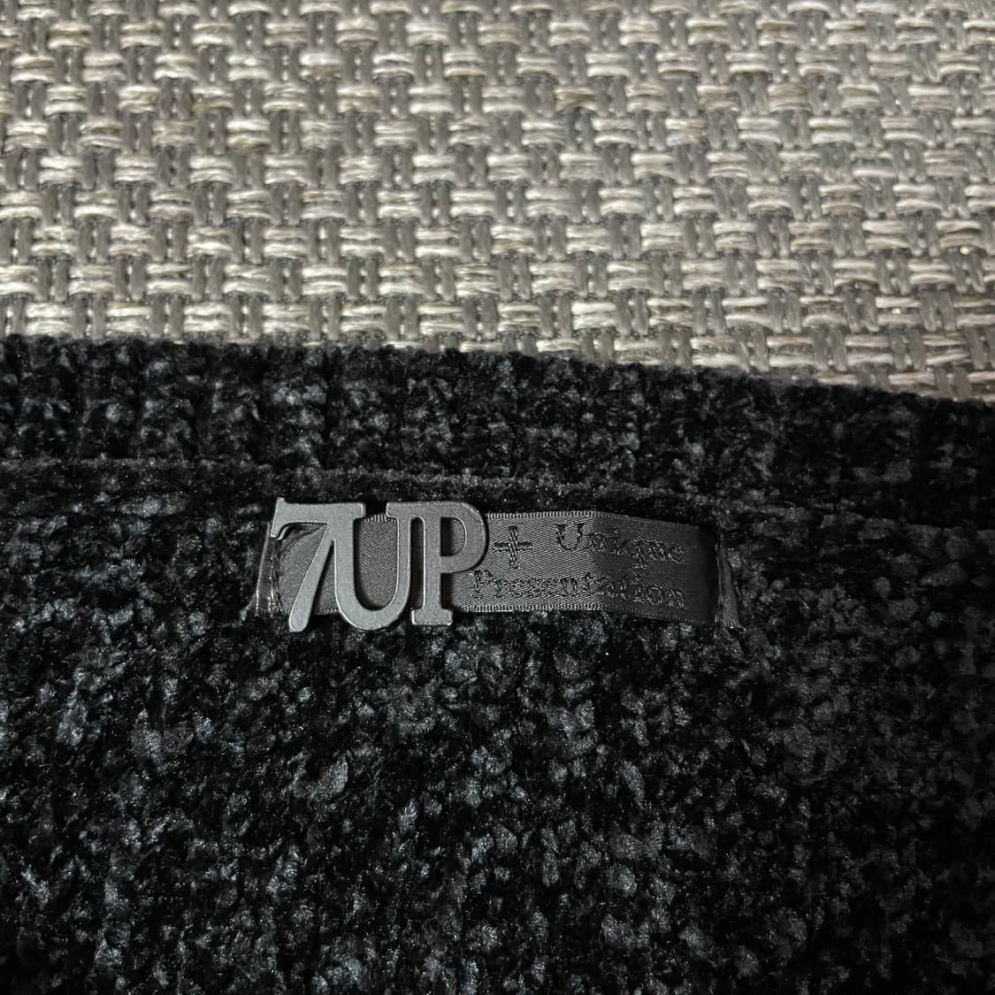  빈티지 블랙 레드 실버글리터 포인트 긴팔 니트  상품이미지4