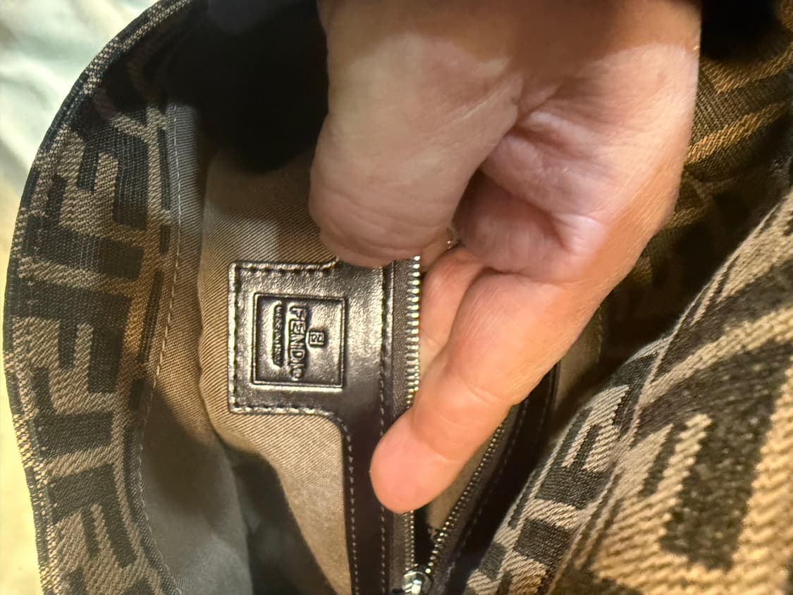 정품 펜디 주카 맘마백 팝니다 상품이미지7