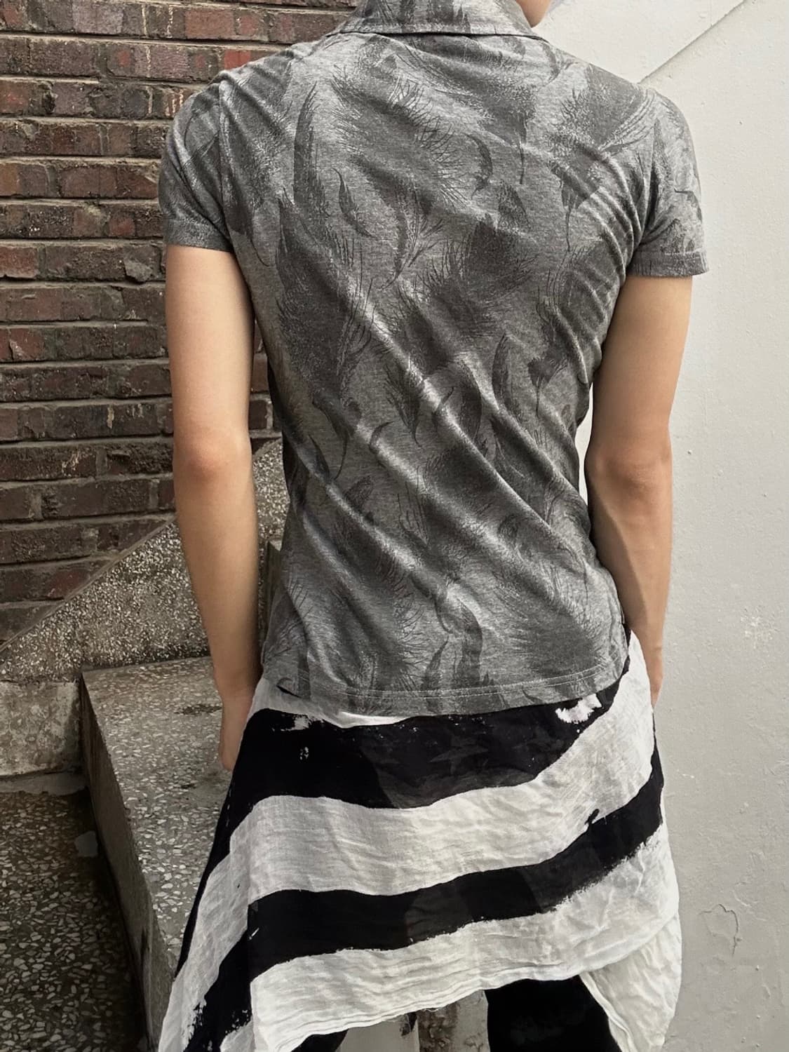 *레어* 5351 pour les hommes 페더 글리터 프린팅 티셔츠 상품이미지2