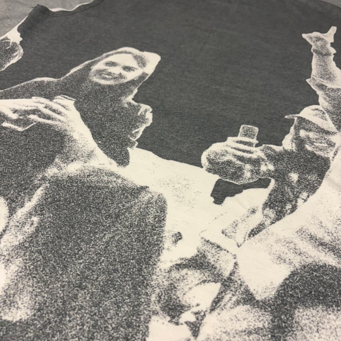 [L] 13month 밴드 그래픽 슬리브리스 티셔츠 상품이미지5