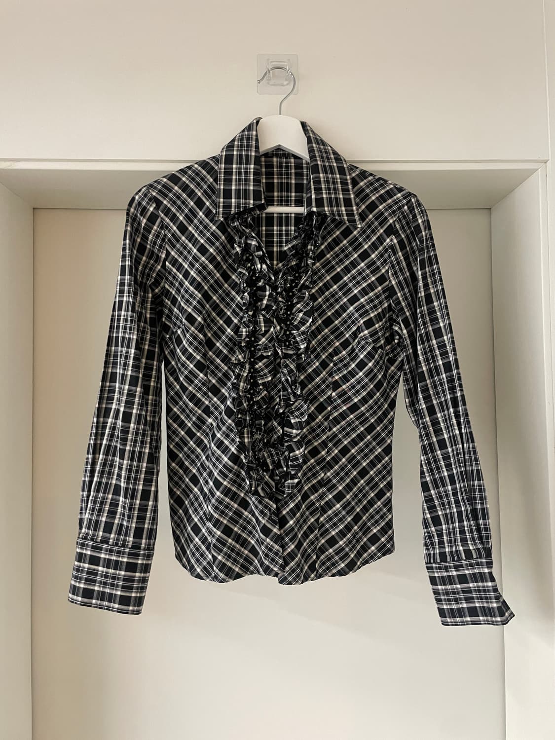 프릴 디테일 체크셔츠 상품이미지1