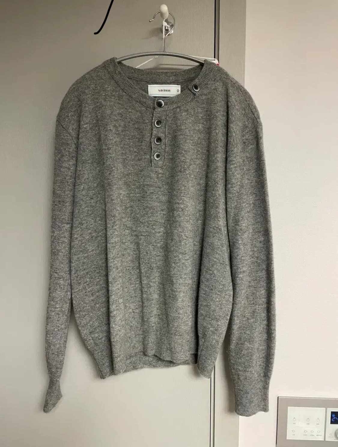 웨이비니스 버튼 헨리넥 그레이 1 상품이미지1