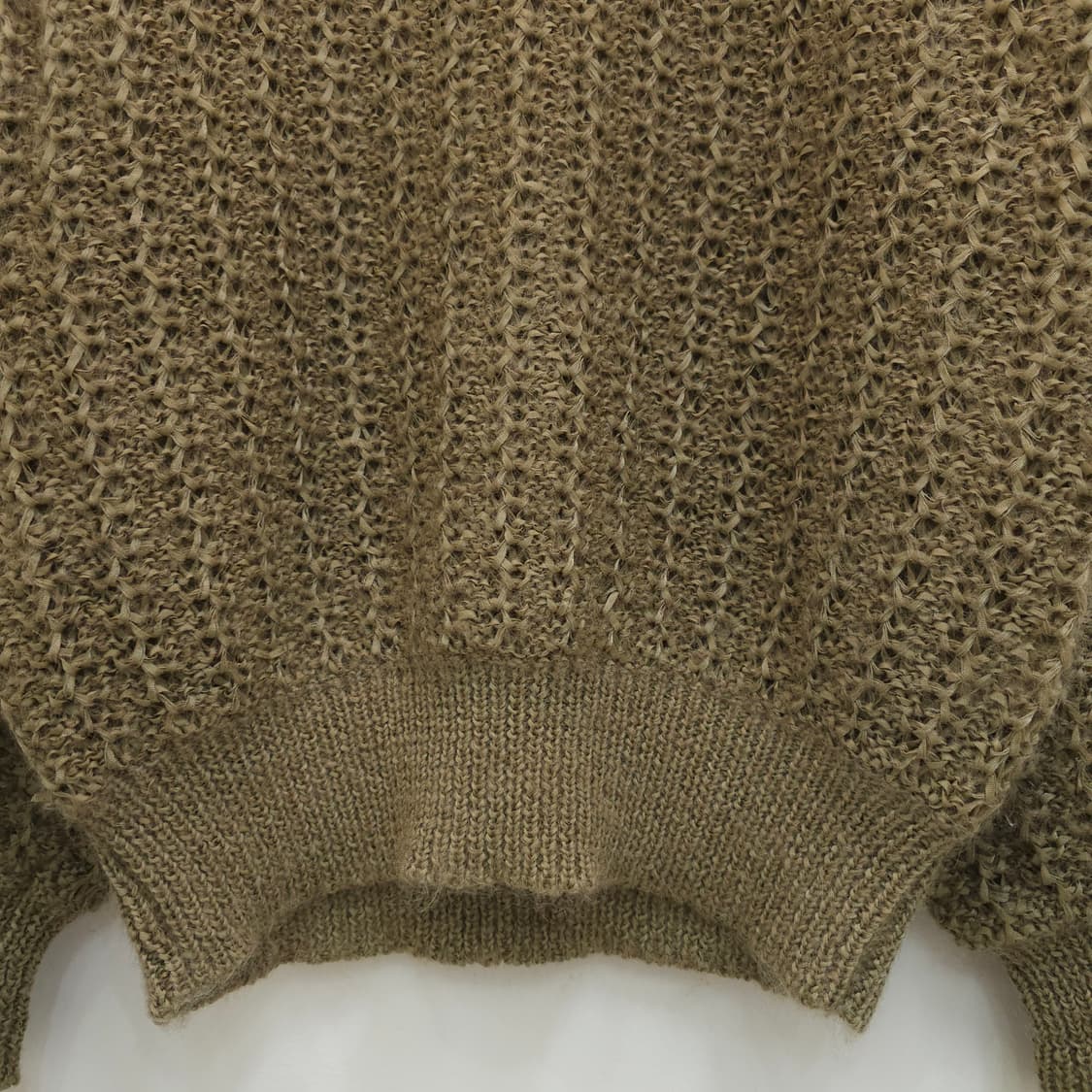 카키 울혼방 진주넥 테이프사 여성 니트 상품이미지5