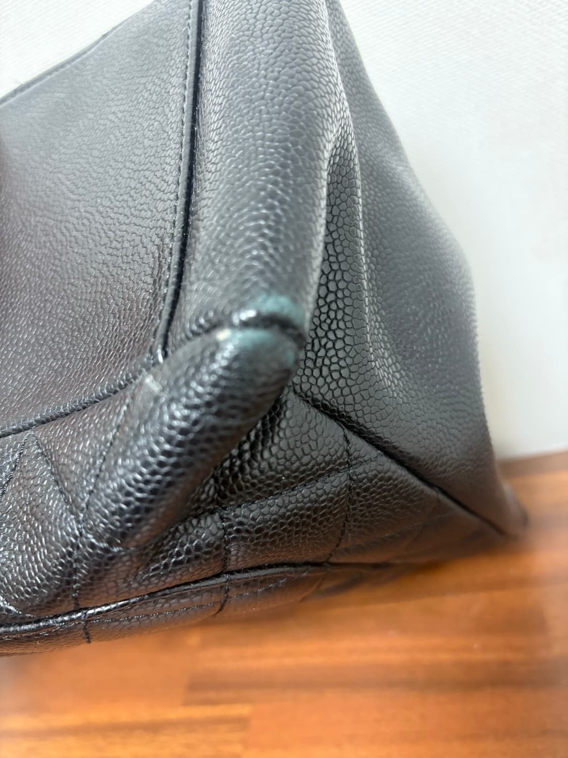 샤넬 그랜드 샤핑백 블랙 캐비어 금장 상품이미지5