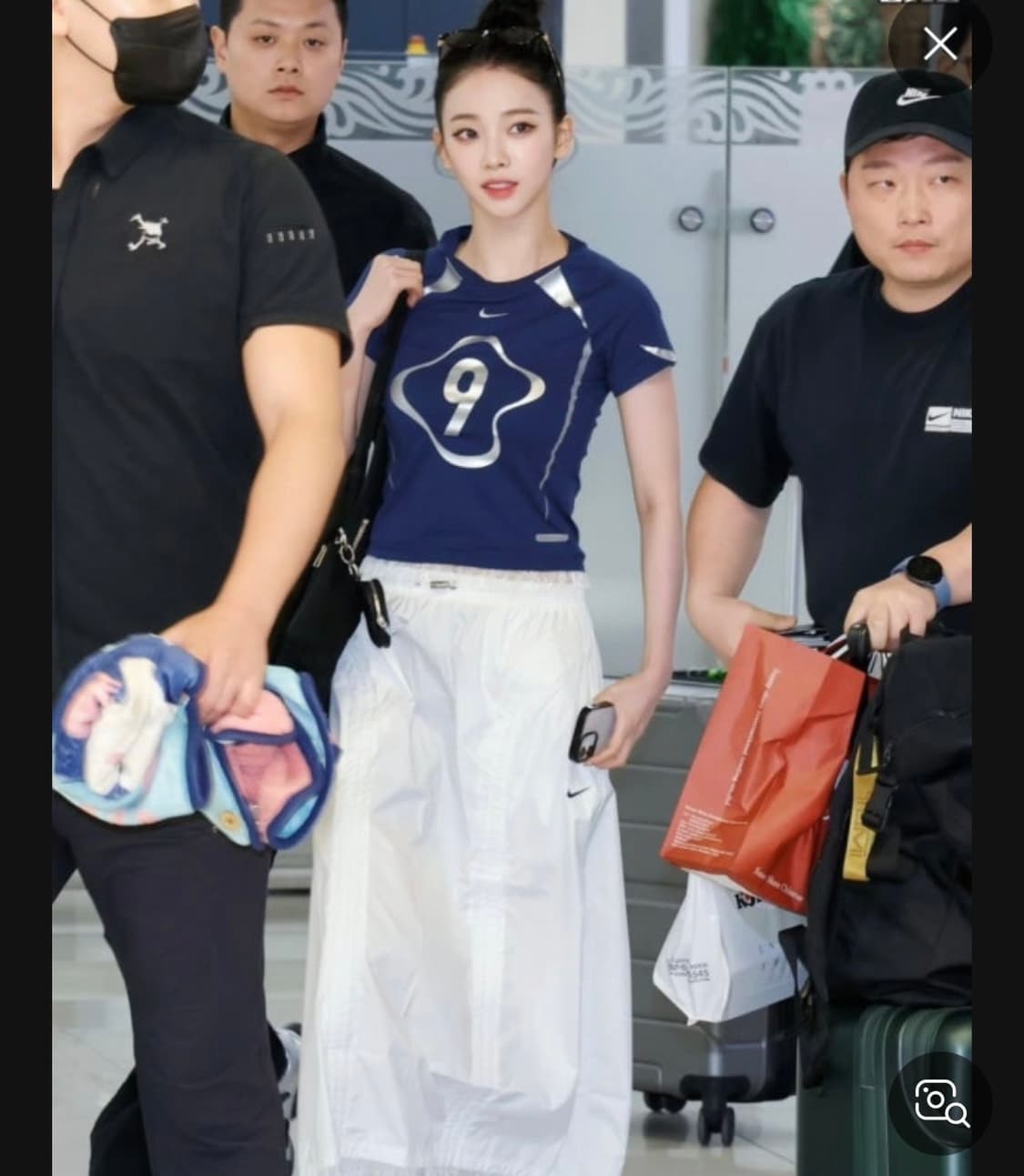 나이키 NSW 칠 니트 카리나 반팔티 상품이미지1