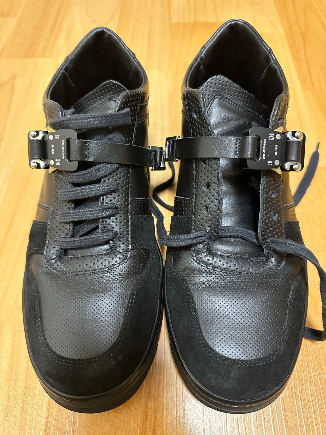 1017 ALYX 9SM 버클 스니커즈 블랙 42 사이즈 (270) 상품이미지3