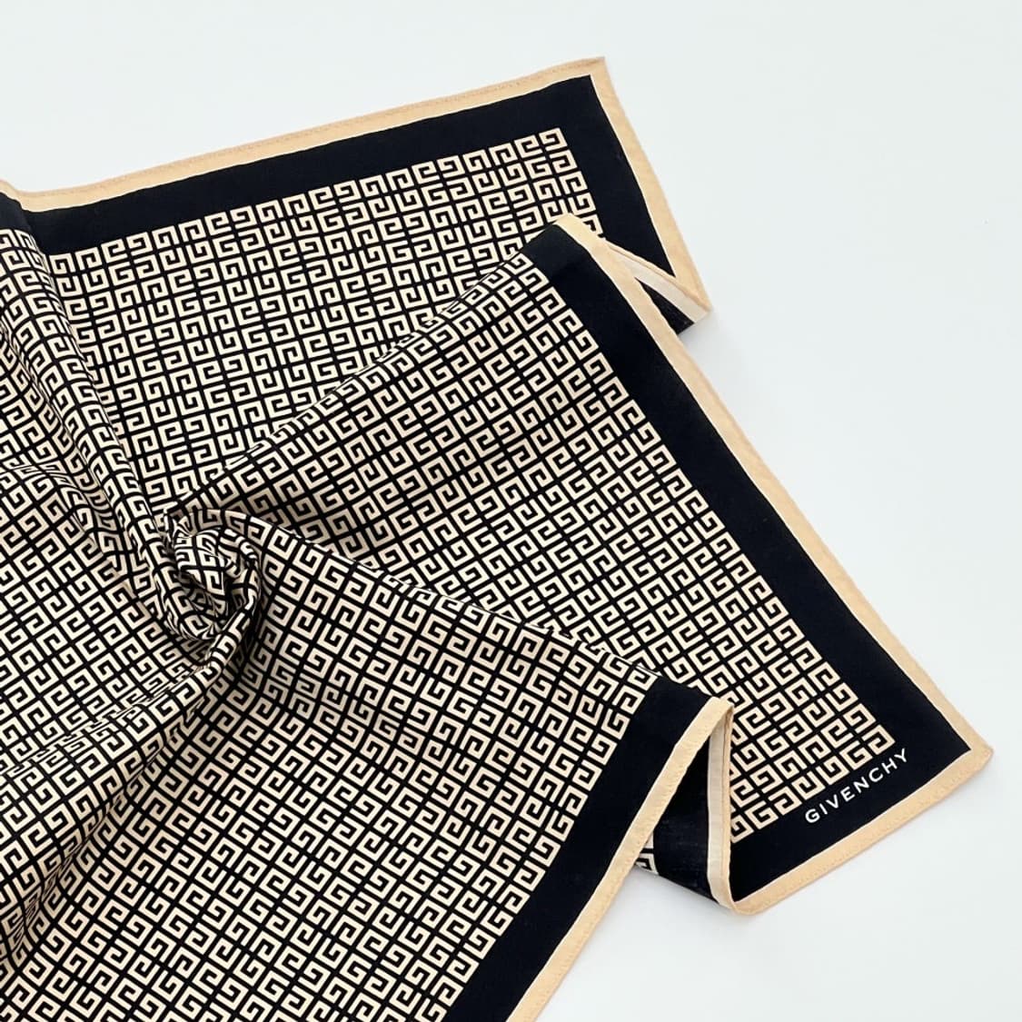 givenchy / 지방시 쁘띠스카프 손수건 상품이미지1