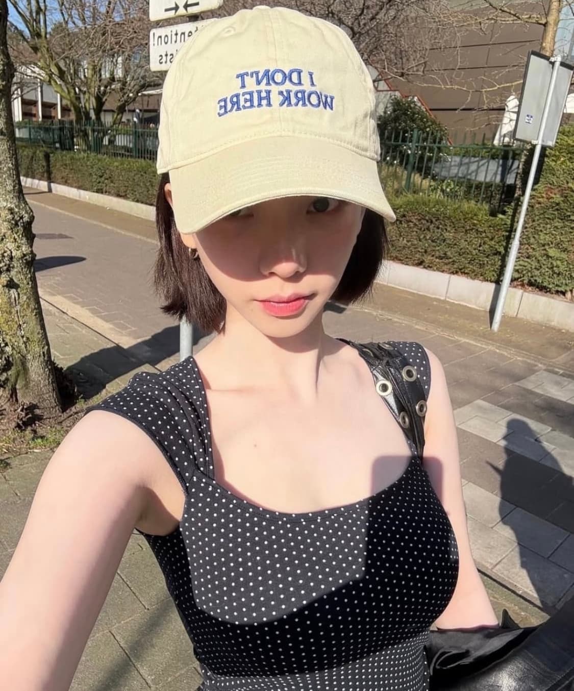 브랜디멜빌 엘라 카리나 도트탑 블랙 나시 상품이미지1