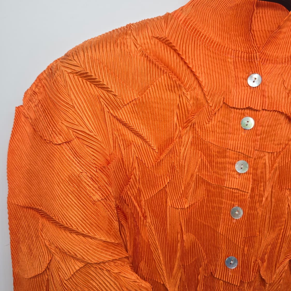 유니크 플리츠 텍스처 오렌지 셔츠 블라우스 상품이미지2