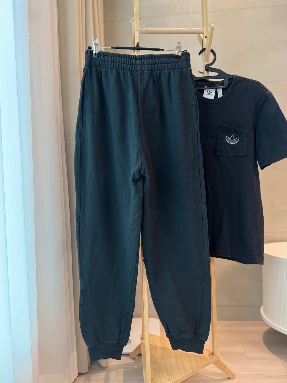 아디다스 남여공용 블랙 조거팬츠 상품이미지2